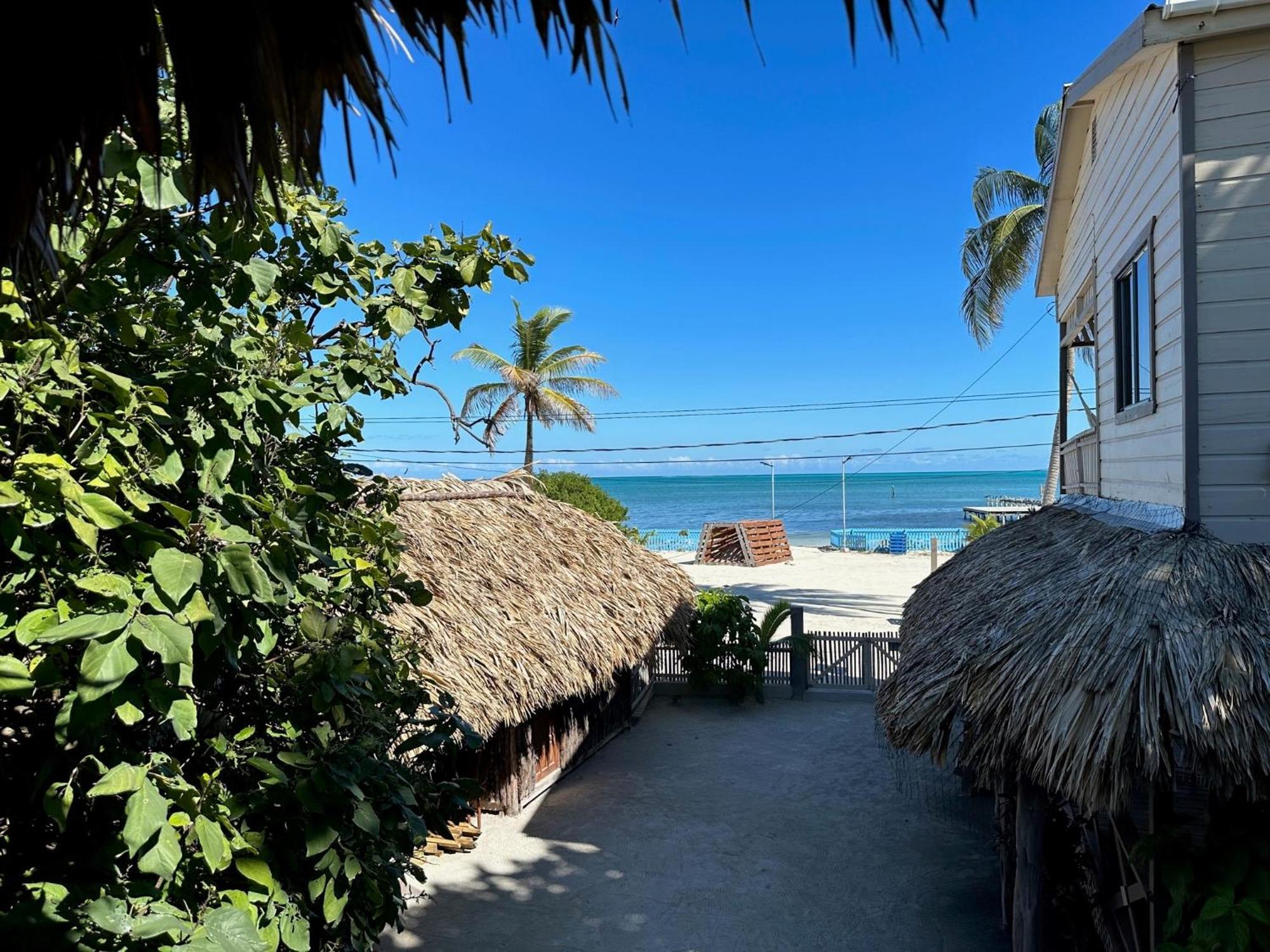 The Bounty Hotel Caye Caulker Exterior foto