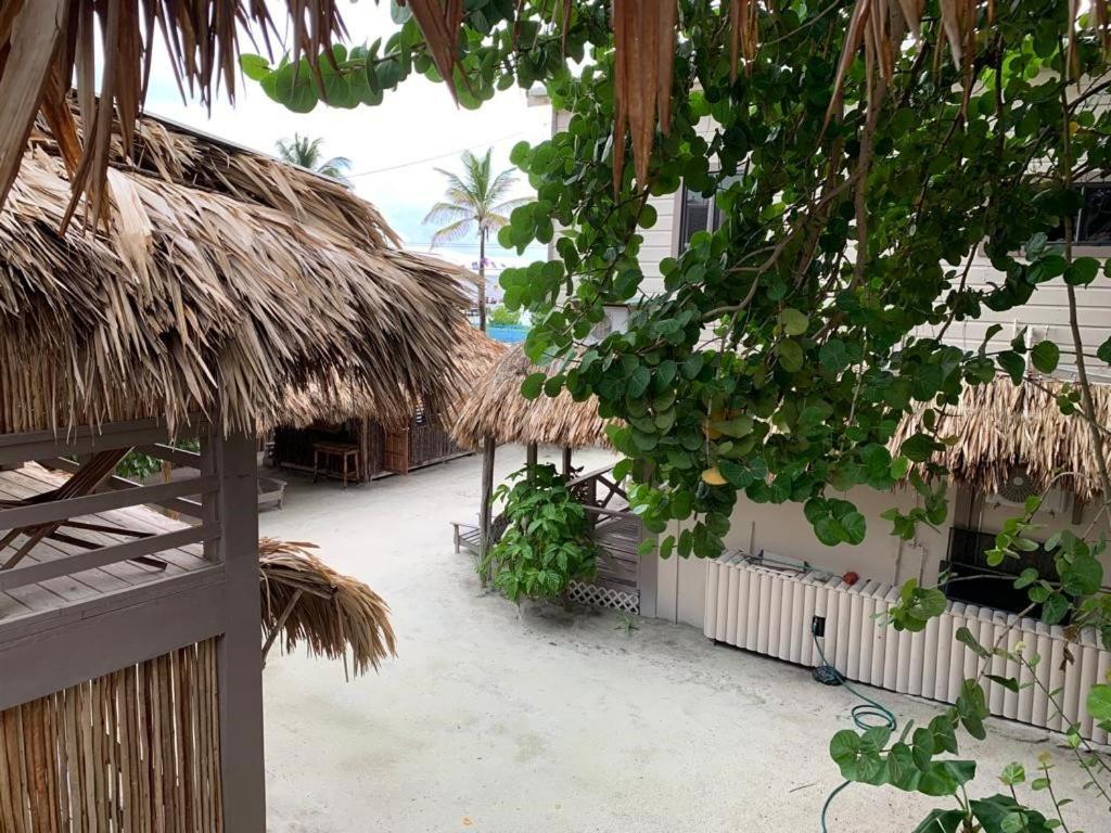 The Bounty Hotel Caye Caulker Exterior foto